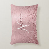 赤面ピンクブラシ仕上げメタルグリッターモノグラム名 アクセントクッション (正面(垂直))