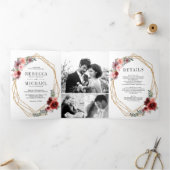 赤面ピンクブルゴーニュフローラフォトコラージュ結婚ズ 三つ折り招待状 (内部)