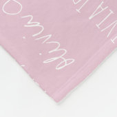 赤面ピンクベビーガールブランケット名前をカスタムするを繰り返し フリースブランケット (角)