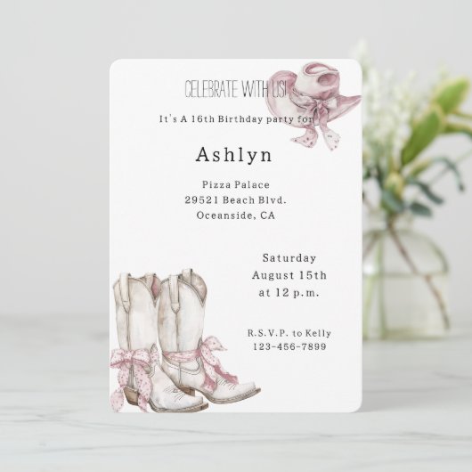 赤面ピンクホワイト女性のカーボーイブーツハット誕生日 招待状 (スタンド正面)