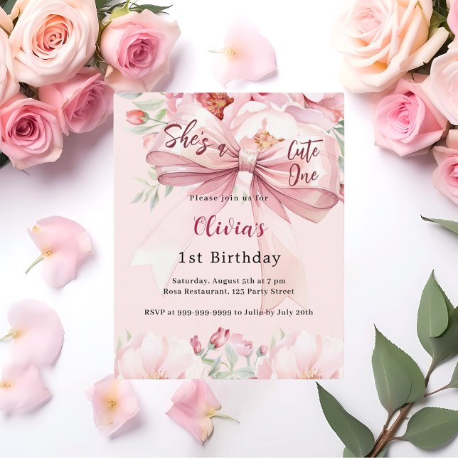 赤面ピンクボウかわいい1歳の誕生日の招待状 (クリエイターアップロード済み)