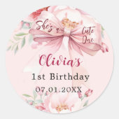 赤面ピンクボウフローラかわいい1歳の誕生日 ラウンドシール (正面)