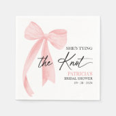 赤面ピンクボウ結び目ブライダルシャワー スタンダードカクテルナプキン (正面)