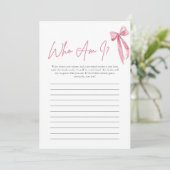 赤面ピンクボウWho Amブライダルシャワーゲームカード 招待状 (スタンド正面)