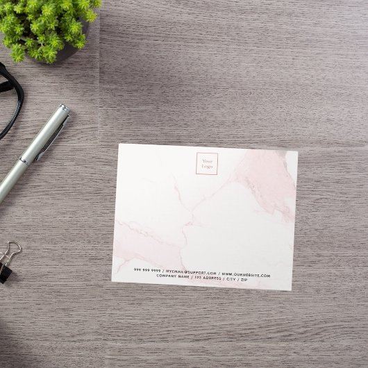 赤面ピンクマーブルエレガントビジネスロゴ ノートパッド