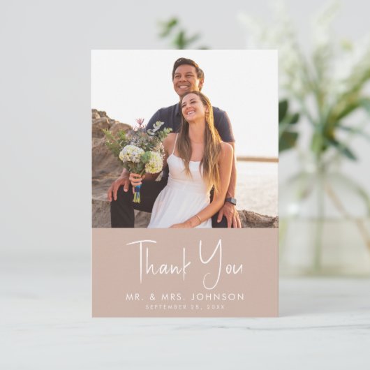 赤面ピンクモダンスクリプトトレンディーミニマル結婚リスト サンキューカード (スタンド正面)