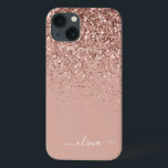 赤面ピンクローズ金ゴールドグリッターモノグラム名Case-Ma iPhone 13ケース<br><div class="desc">バラ金ゴールド-赤面ピンクフェイクスパークルと滴下グリッターブラシ仕上げ金属モノグラム名とイニシャル電話。これは、最高の甘い16歳の誕生日、結婚ブライダルシャワー、記念日、赤ちゃんシャワーまたはバチェロレッテギフトを作る誰かがグラームの豪華さとシックなスタイルを愛する。</div>