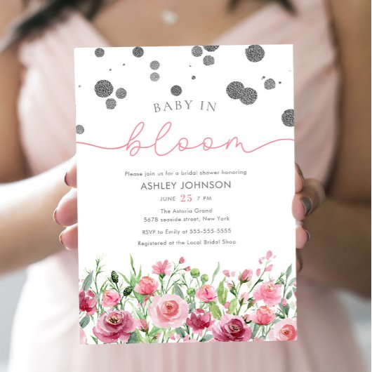 赤面ピンクワイルドフラワーベビーイン開花シャワーガール 招待状