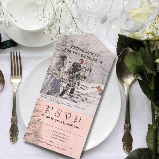 赤面ピンク冬の雪の松の木クリスマスフォト オールインワン招待状