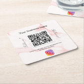 赤面ピンク大理石ビジネスqrコードinstagram スクエアペーパーコースター (アングル)