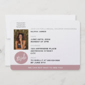 赤面ピンク旅行パスポートブライダルシャワー 招待状 (裏面)