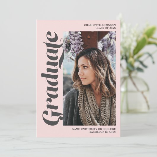 赤面ピンク灰色の卒業生のスクリプト写真の卒業 招待状 (スタンド正面)