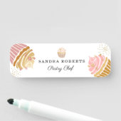 赤面ピンク金ゴールドカップケーキベーカリーパティシシェフ 名札 (インサイチュ)