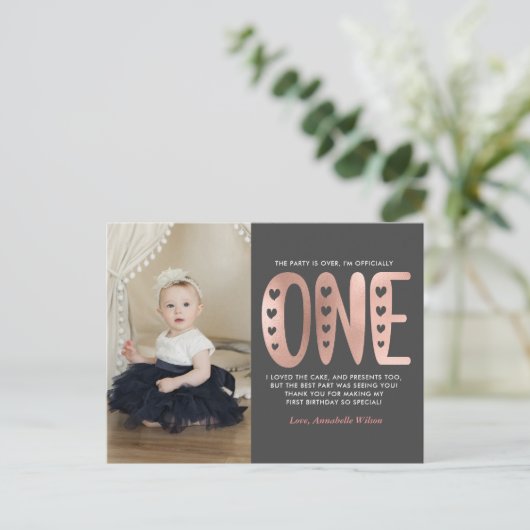 赤面ピンク1歳の誕生日おはがき ポストカード (スタンド正面)