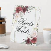 赤面ピンク&バーガンディーシャワースイーツ&トリートサイン 台座サイン (インサイチュ)