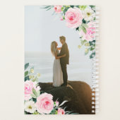 赤面ピンク&金ゴールドモダンフローラウェディングプランナー プランナー手帳 (裏面)