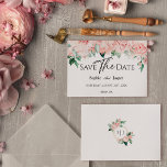 赤面フローラホワ結婚イトのフラット日付の保存 セーブザデート<br><div class="desc">この赤面フローラ結婚ホワイトのフラットセーブ日付デザインは、イベントのあらゆるスタイルのための洗練された音色を設定するシンプルタイポグラフィと書と黒か白の美しいシックな中立の背景をモダンシックなエレガント。各商品は豪華な外観のためのタイムレスな幾何学的金ゴールドフレームと共に、緑豊かなユーカリと緑豊かな葉詳細を配した豪華な赤面ピンクのバラと桃とアイボリーアジサイを飾って飾られている。このコーディネート・コレクションを組み合わせパーソナライズされたて楽な夢の美しさに合わせ結婚て、幅広いスタイルを楽しめカジュアルるフォーマル。より多くの調整デザインのために、このデザインはまた、パステルピンクとネイビーブルーで利用可能である。私たちのデザインと同様にもし、質問や特別な要求は単に頼す。</div>