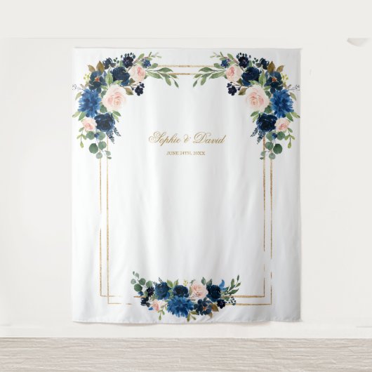 赤面ブルーフローラ結婚金ゴールドのフォトブースプロップ タペストリー (正面)