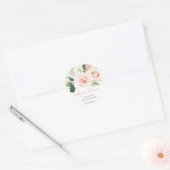 赤面ベビーシャワーにおける開花ピンクフローラベビー ラウンドシール (封筒)