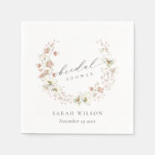 赤面ホワイトメドウフローラリースブライダルシャワー スタンダードカクテルナプキン (正面)