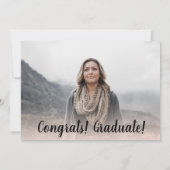 赤面モダンピンクのミニマル写真卒業 招待状 (裏面)