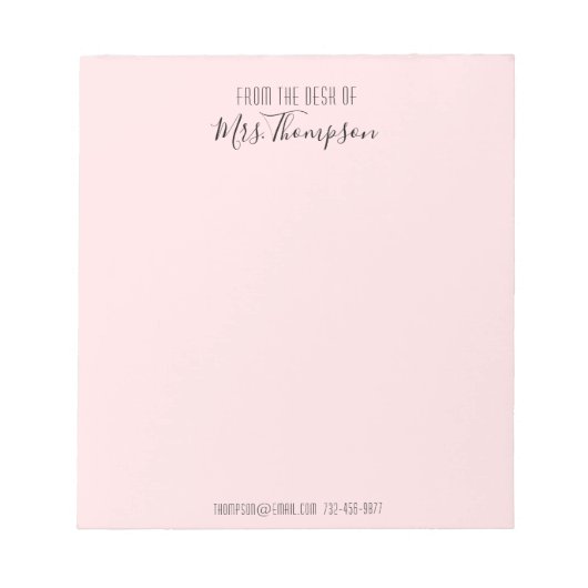 赤面モダンピンクの名前スクリプト ノートパッド (正面)