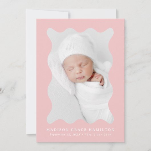 赤面モダンピンクの波状フレーム2フォト誕生 案内状 (正面)