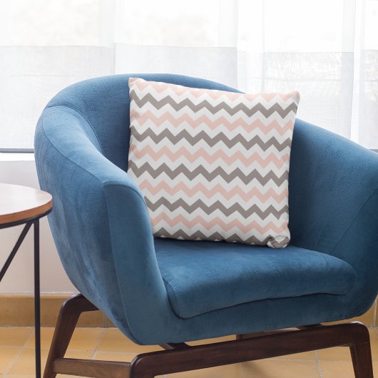 赤面モダンピンクチューペシェブロン模様 クッション