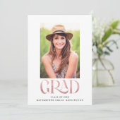 赤面モダンピンクフォイルタイポグラフィ卒業写真 案内状 (スタンド正面)