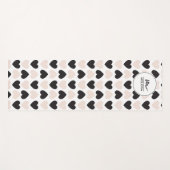 赤面モダンピンクブラックラブハートモノグラム ヨガマット (正面(横))