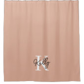 赤面モダンピンクモノグラムスクリプト シャワーカーテン (正面)