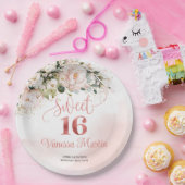 赤面素朴ピンクのバラeucalyptussweet sixteen ペーパープレート (パーティー)