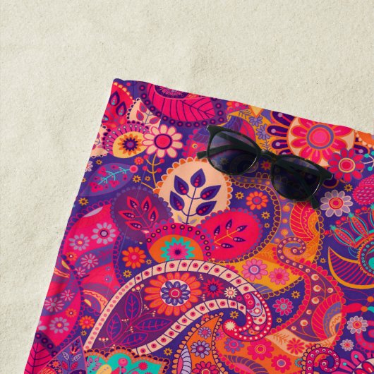 赤面開花:芸術的ピンクガーデンパターン ビーチタオル (インサイチュ)