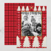 赤黒の格子縞と白い木々 リアルなホリデー写真 シーズンカード (正面/裏面)