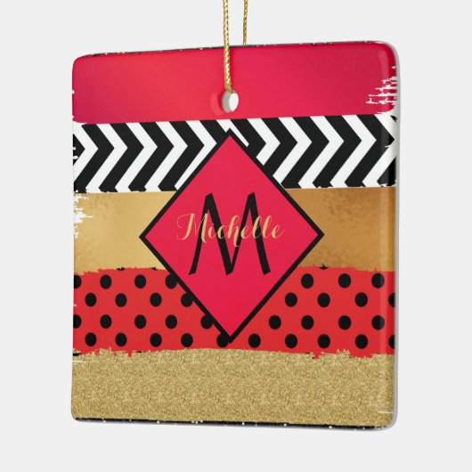 赤黒金ゴールドグリッターブラシストロークモノグラムの セラミックオーナメント (左)