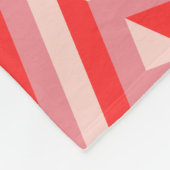 赤3トーンダイヤモンドパターン フリースブランケット (角)