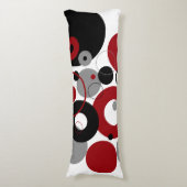 赤、グレー、および黒のドット ボディピロー (正面縦)