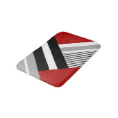 赤、グレー、白、黒のジオメトリックな形状 バスマット (アングル)