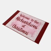 赤/ピンクの霜の家族パーソナライズされた歓迎 ドアマット (アングル)