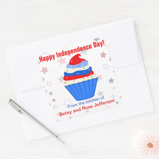 赤、白、青のカップケーキステッパーソナライズされたカー スクエアシール (封筒)