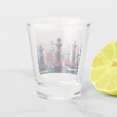 赤、白、青のチェスの駒キング、クイーン、ビショップ ショットグラス (裏面)