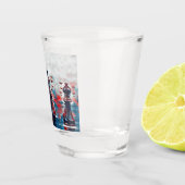 赤、白、青のチェスの駒キング、クイーン、ビショップ ショットグラス (右)