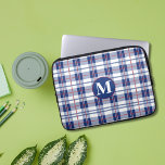 赤、白、青のモノグラムプレイド ラップトップスリーブ<br><div class="desc">この保護トレンディー、plaid、ラップトップスリーブ、赤、白、青のラップトップ。これはおもしろい、愛国的な誰かのためのラップトップスリーブは、赤、白と青または格子模様の色を愛している。モノグラムの手紙はカスタマイズ可能で、ギフトを作素晴らしるパーソナライズされただろう。</div>