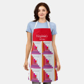 赤、紫、オレンジ、白の丸太小屋キルト エプロン (着用した状態)