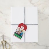 赤(緑のバナーと写真、クリスマス) ギフトタグ (より糸付き)