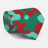 赤、緑、およびティール（緑がかった色）迷彩パターン ネクタイ (ロール)
