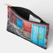 赤、青、灰色の壁、ドアと窓 アクセサリーポーチ (見開き)