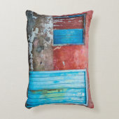 赤、青、灰色の壁、ドアと窓 アクセントクッション (正面(垂直))