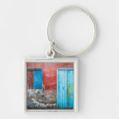 赤、青、灰色の壁、ドアと窓 キーホルダー (正面)