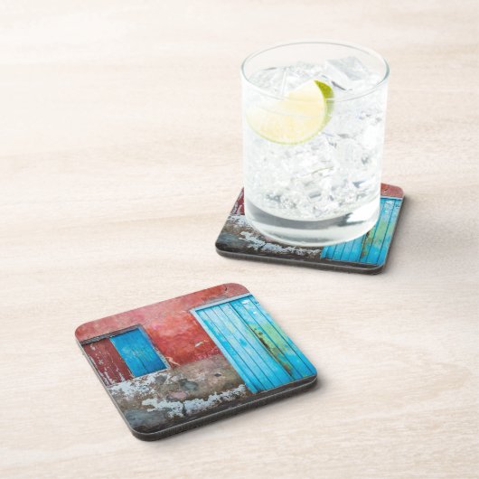 赤、青、灰色の壁、ドアと窓 コースター (右側)